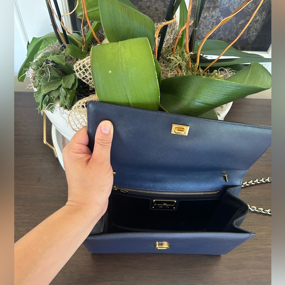 SALVATORE FERRAGAMO GINNY CROSS BODY LARGE DARK BLUE - Picture 10 of 13